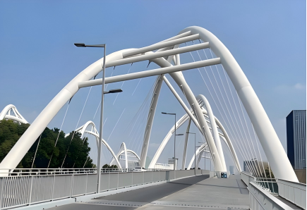 《市政工程的“抗衰老”秘籍：氟碳漆如何讓城市顏值再戰(zhàn)20年？》